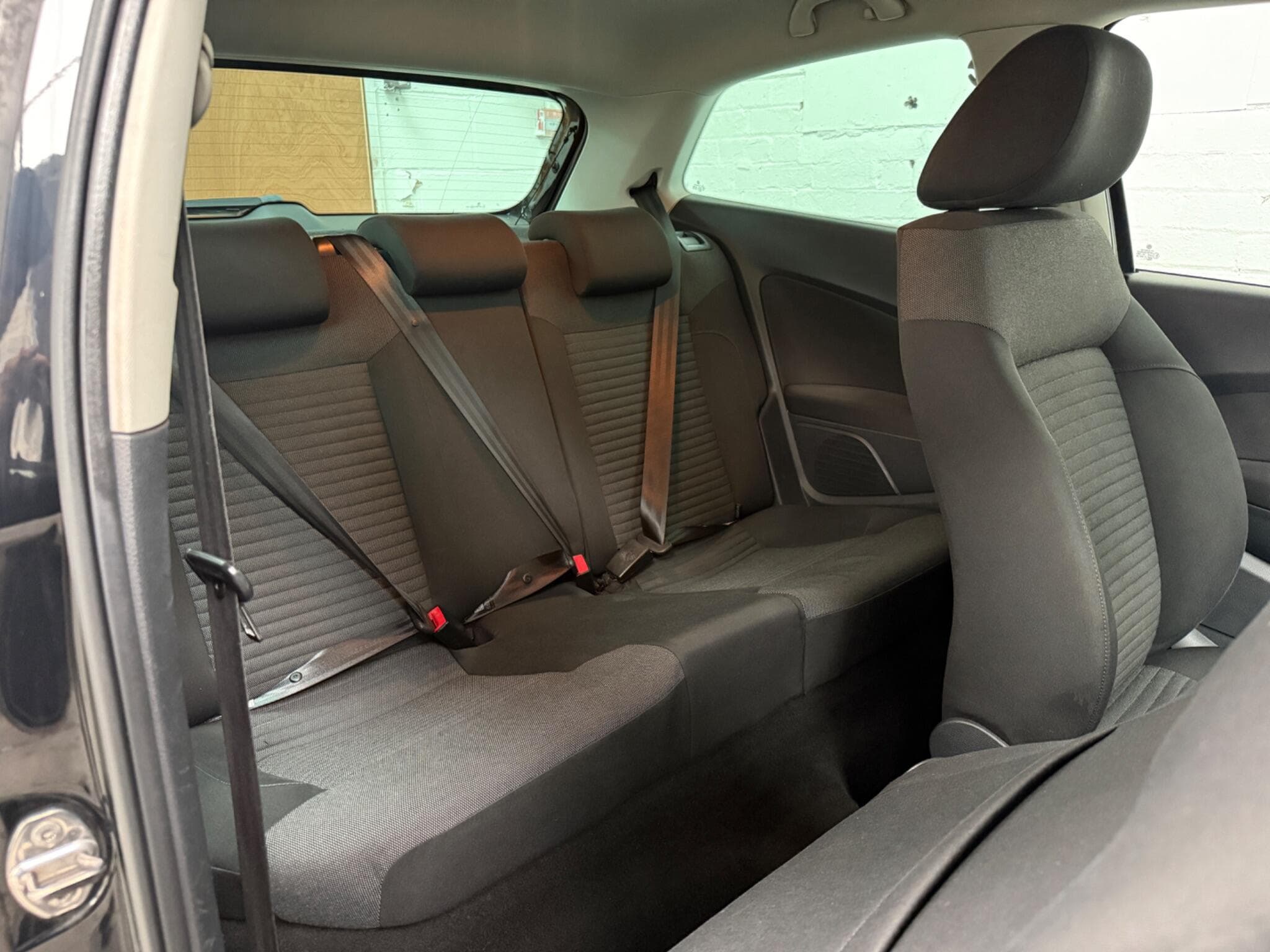 2012 Volkswagen Polo - Image 10