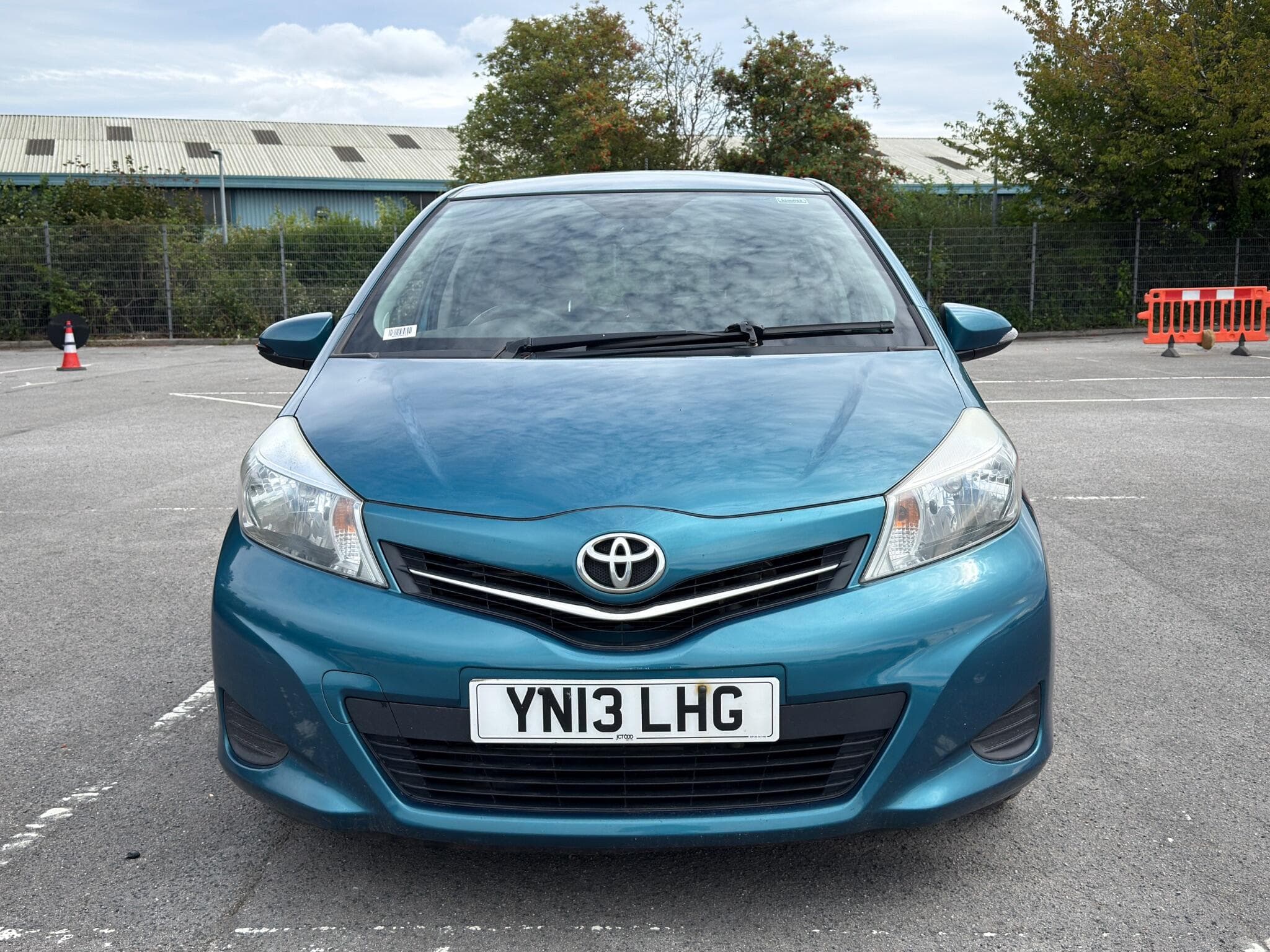 2013 Toyota Yaris - Image 2