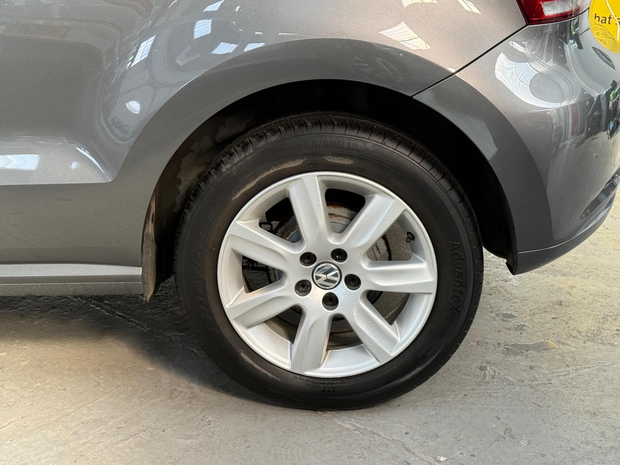 2013 Volkswagen Polo - Image 15