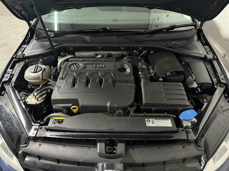 2016 Volkswagen Golf - Image 25