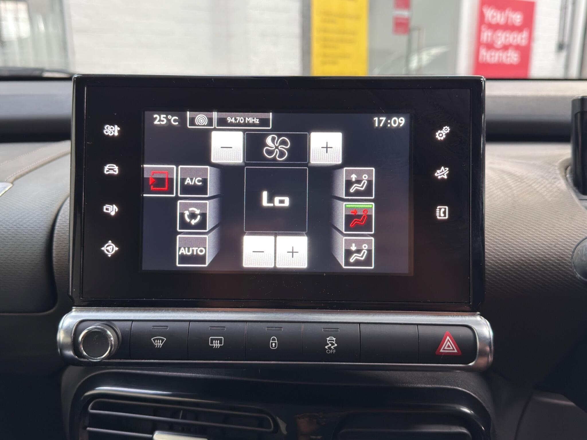 2015 Citroen C4 Cactus - Image 15