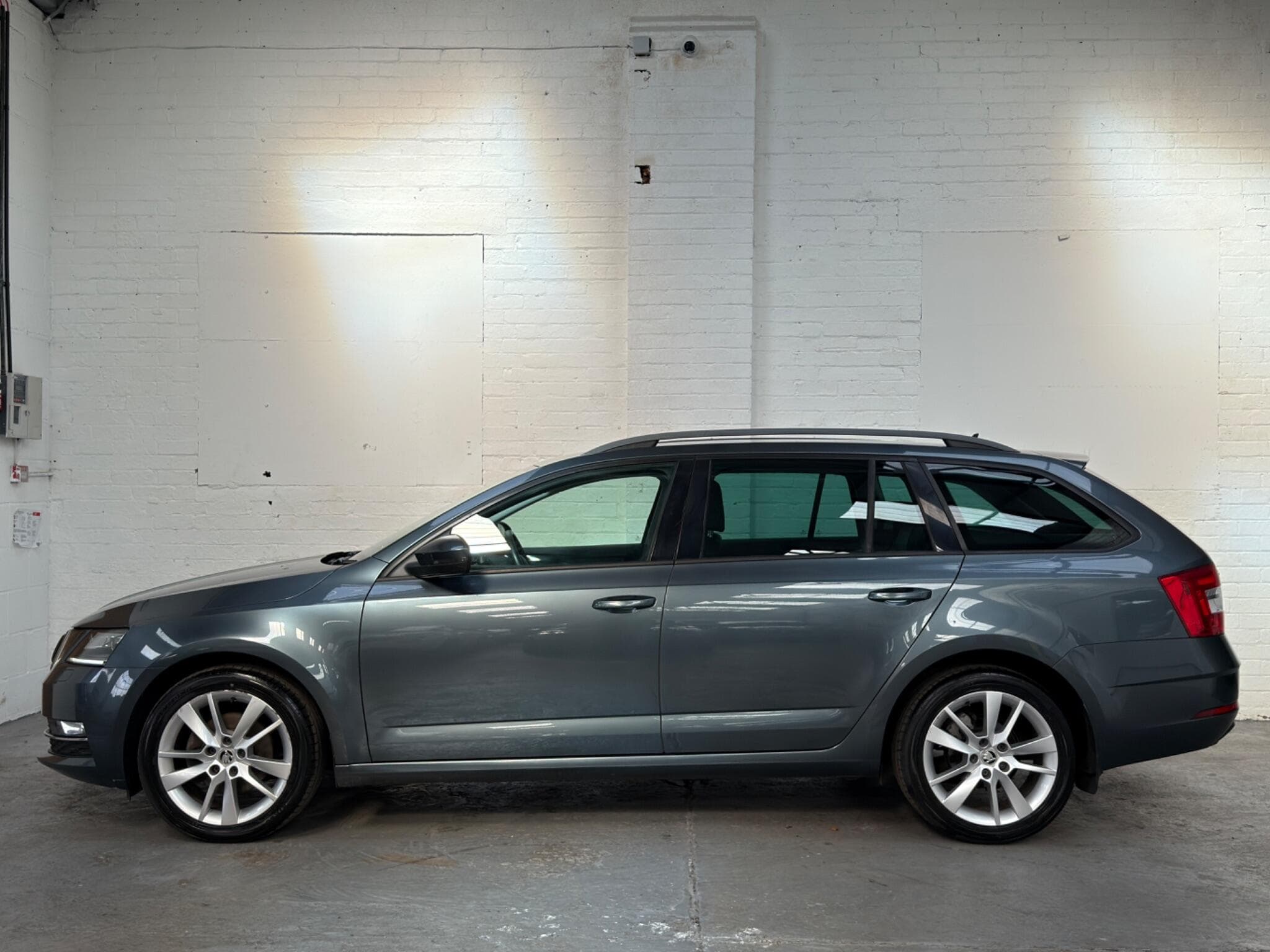 2017 Skoda Octavia - Image 10