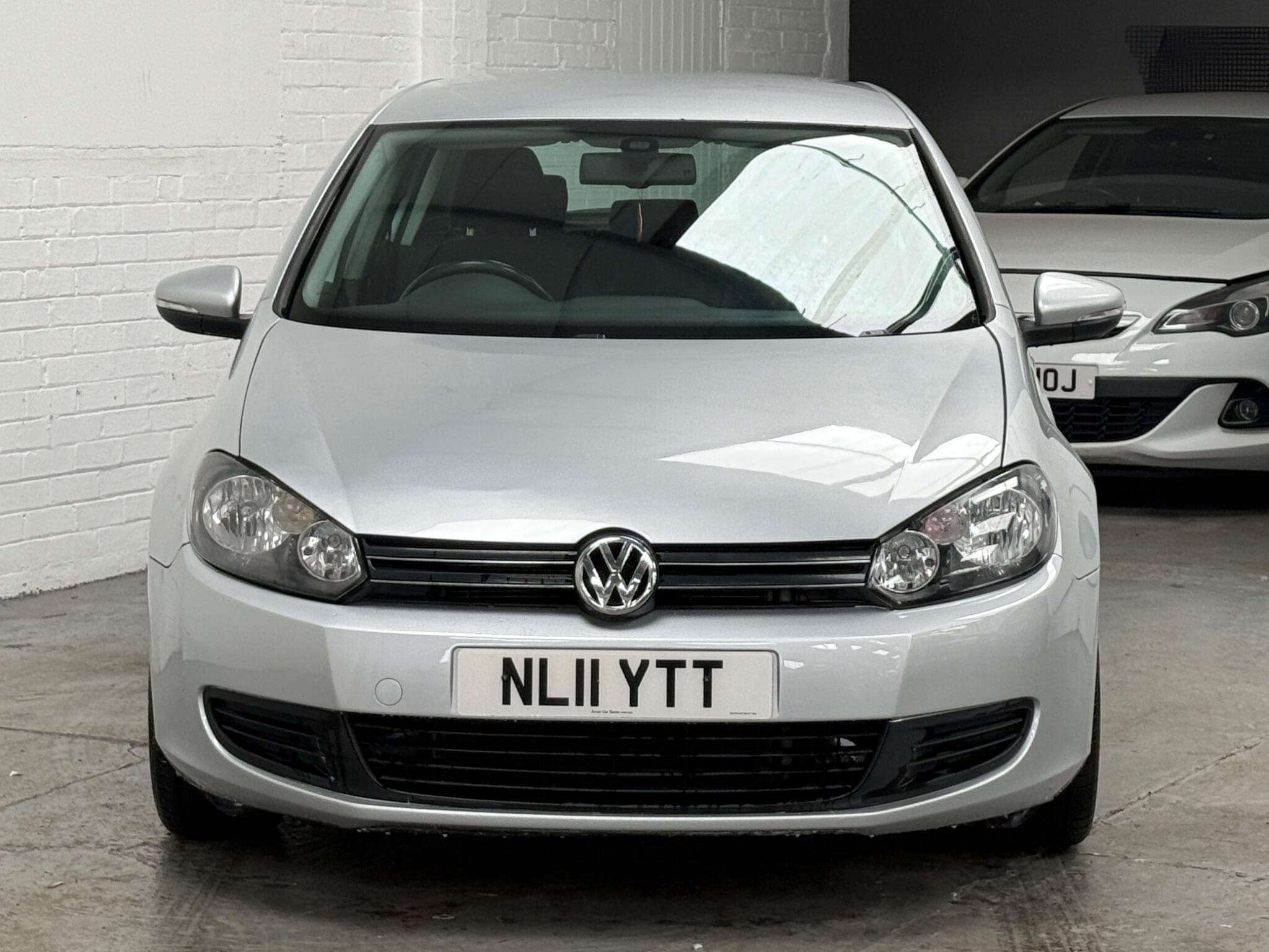 2011 Volkswagen Golf - Image 5