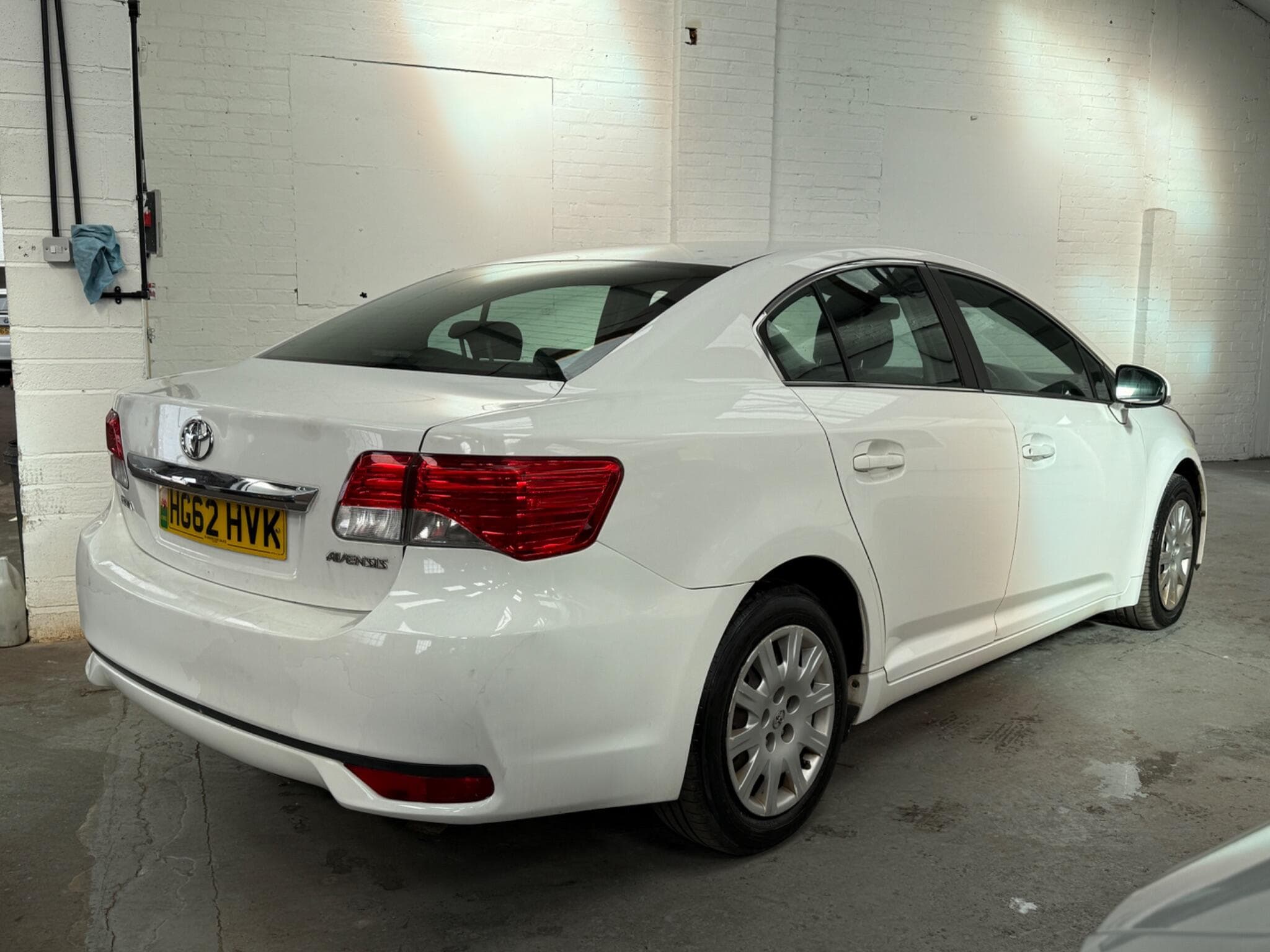 2012 Toyota Avensis - Image 9