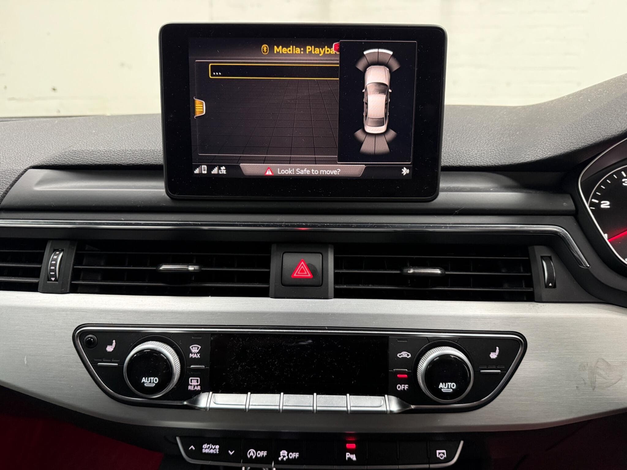 2017 Audi A4 - Image 23