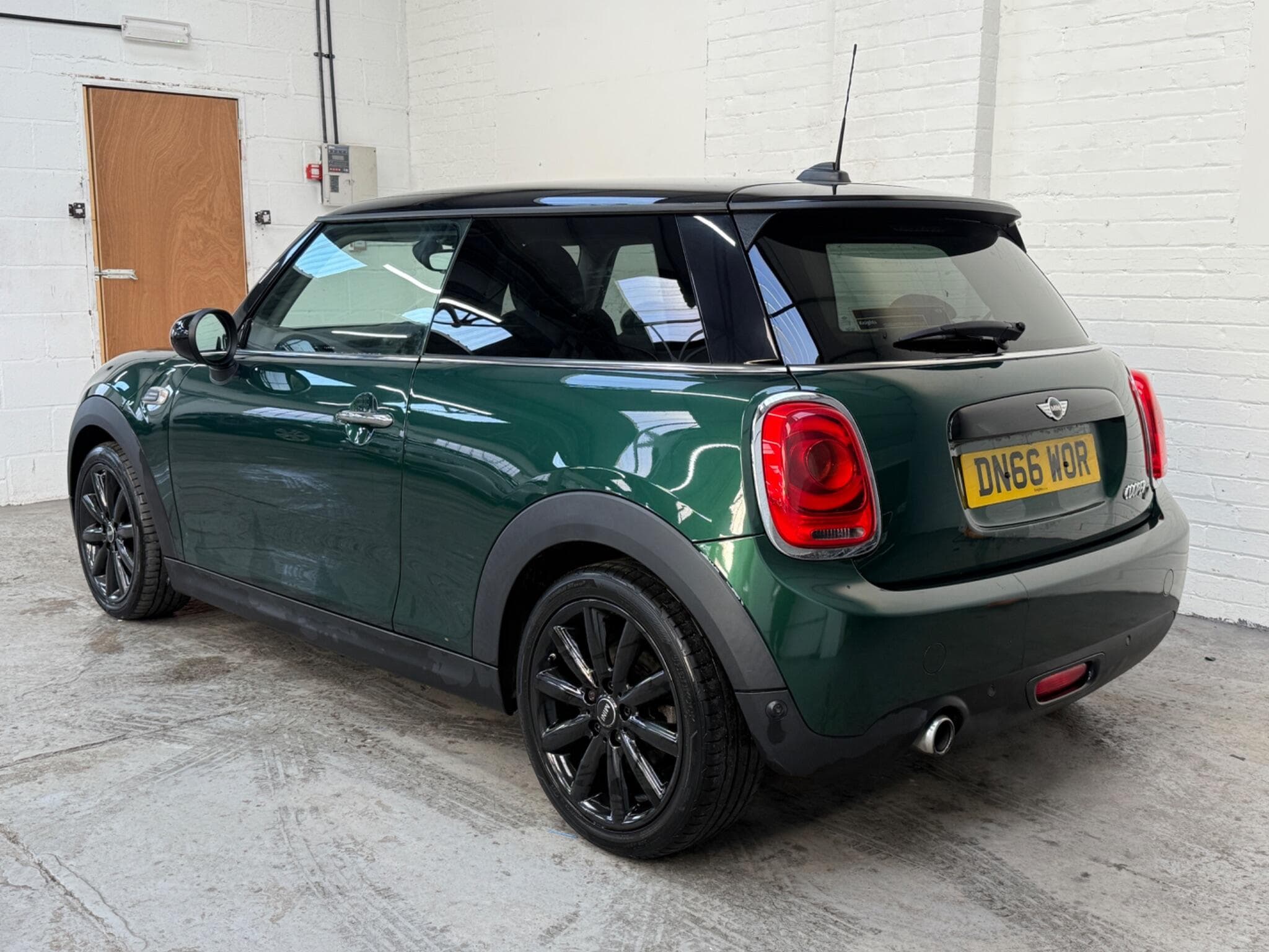 2016 MINI Hatch - Image 5