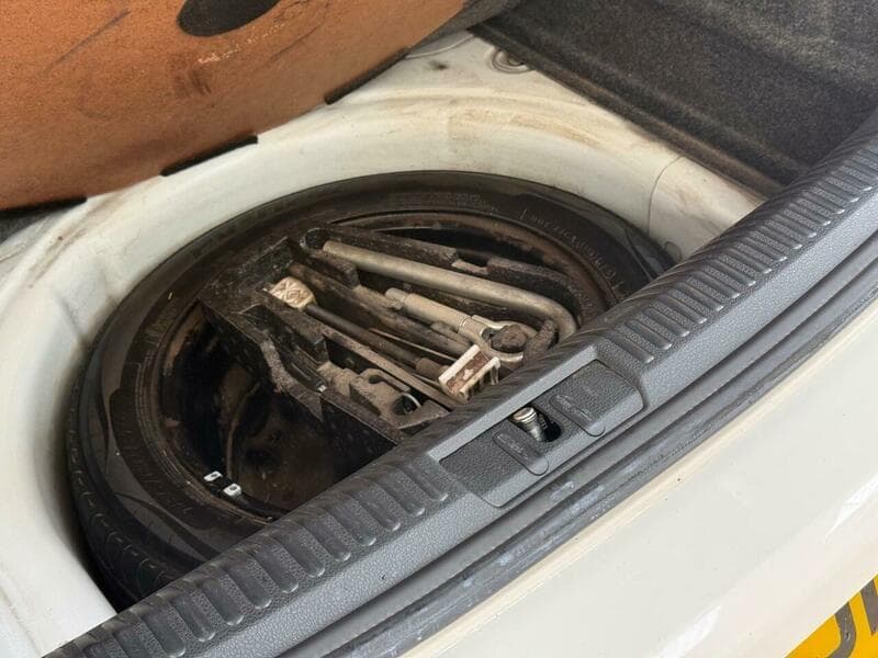 2014 Volkswagen Polo - Image 7