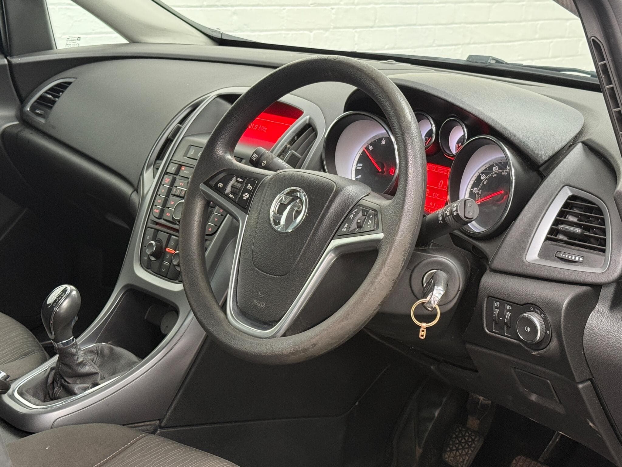 2016 Vauxhall Astra - Image 19