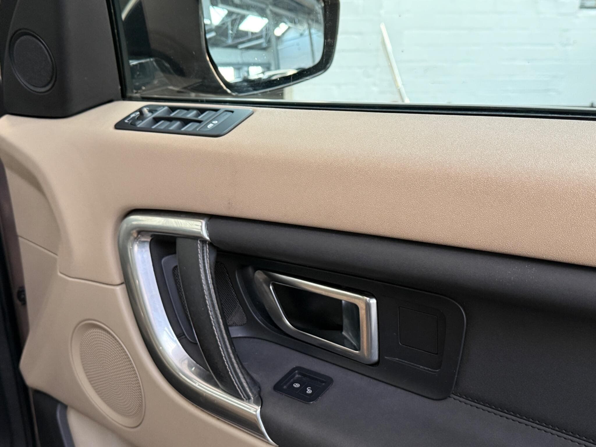 2015 Land Rover Discovery Sport - Image 17