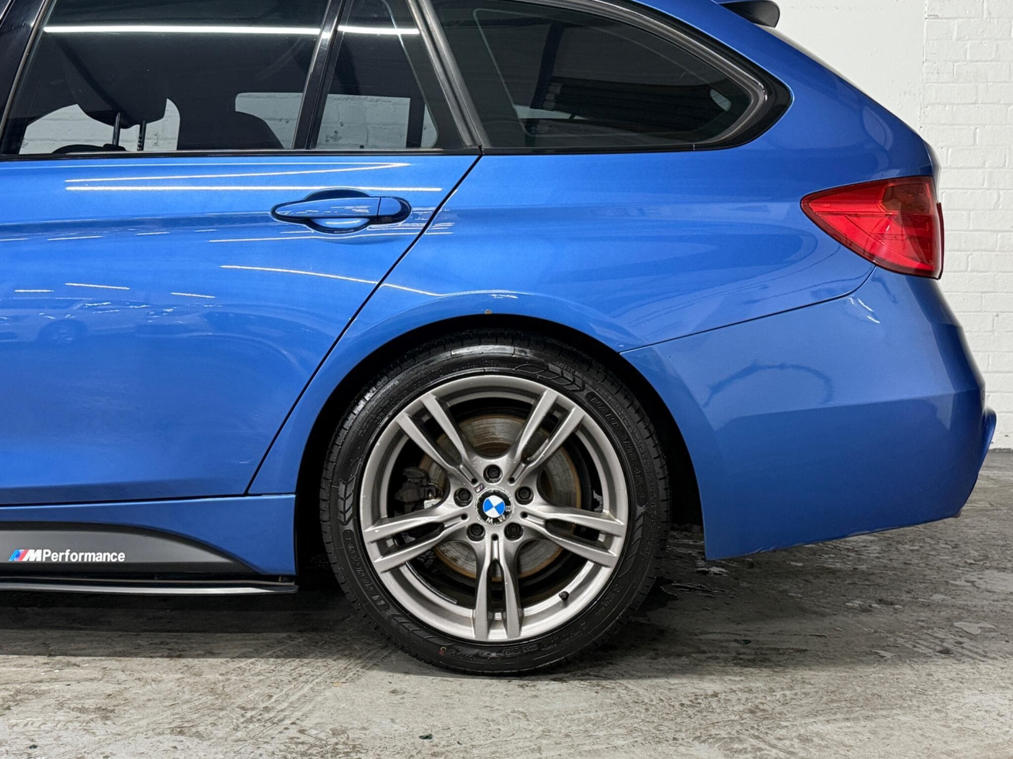 2014 BMW 3 Series - Image 20