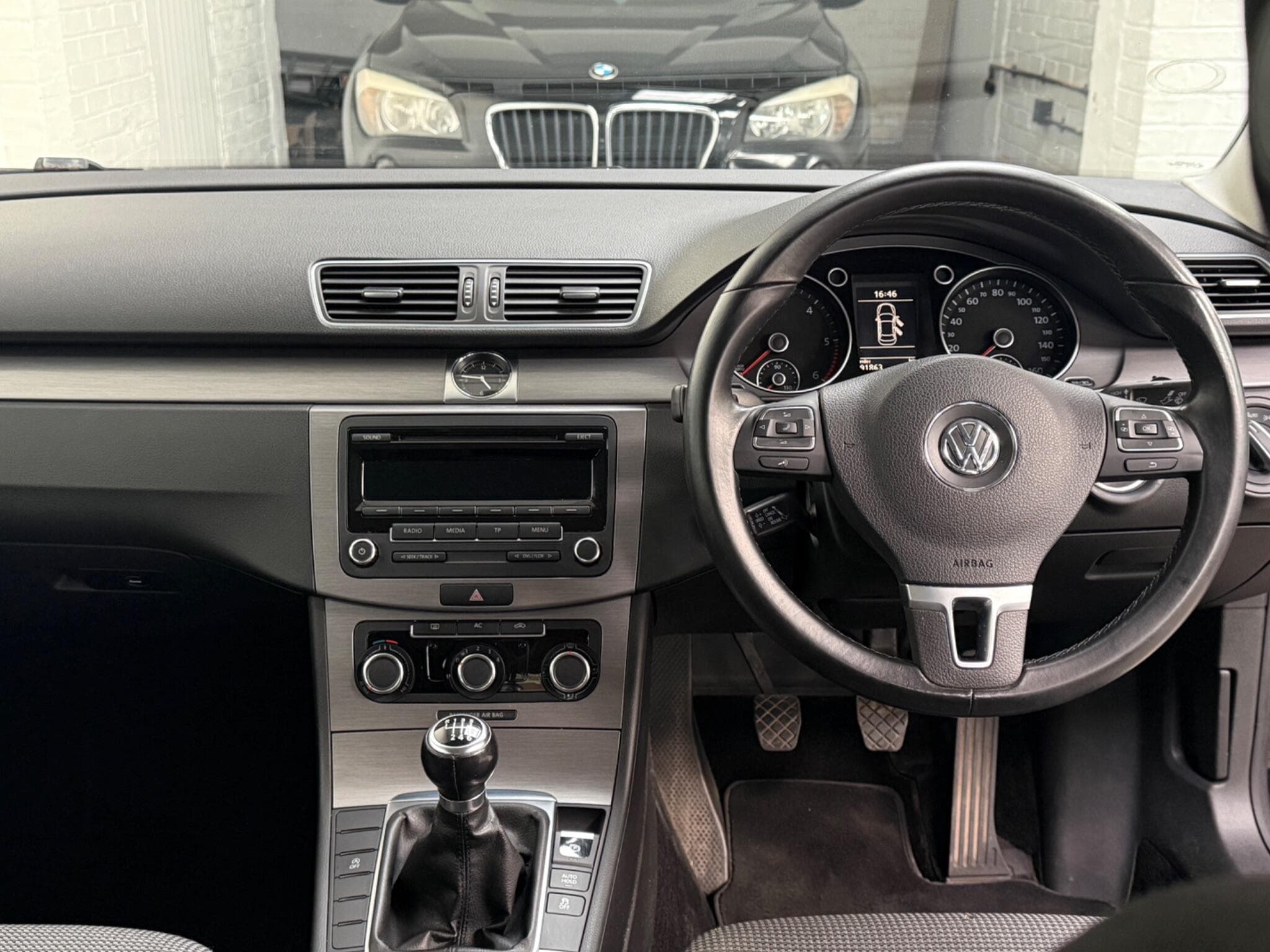 2012 Volkswagen Passat - Image 28