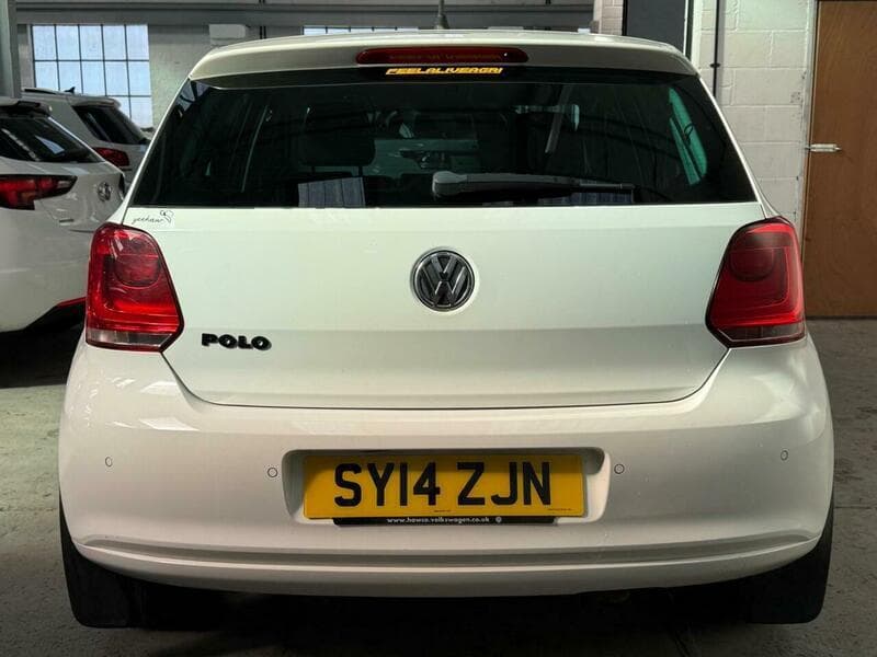 2014 Volkswagen Polo - Image 2