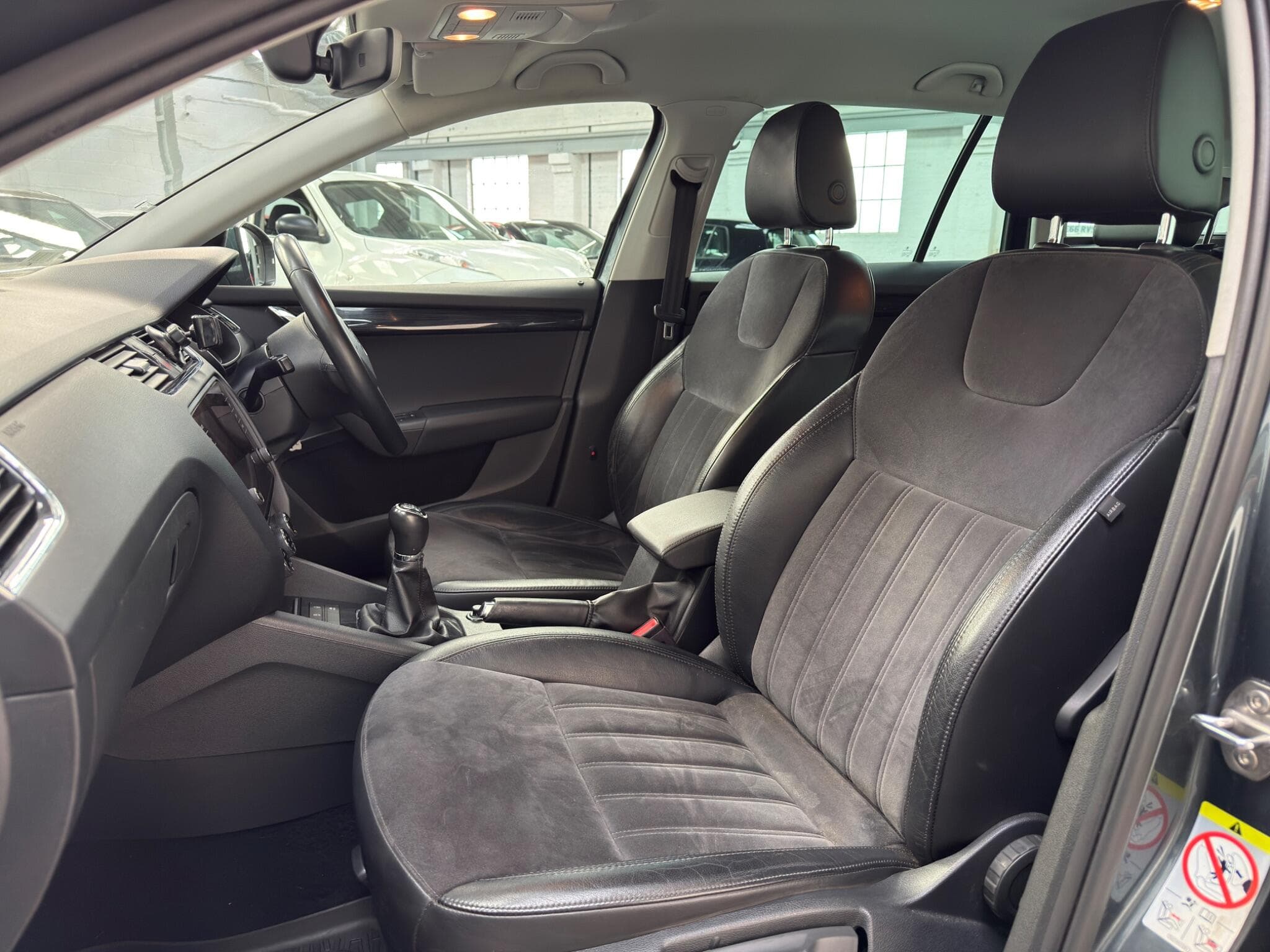 2017 Skoda Octavia - Image 25