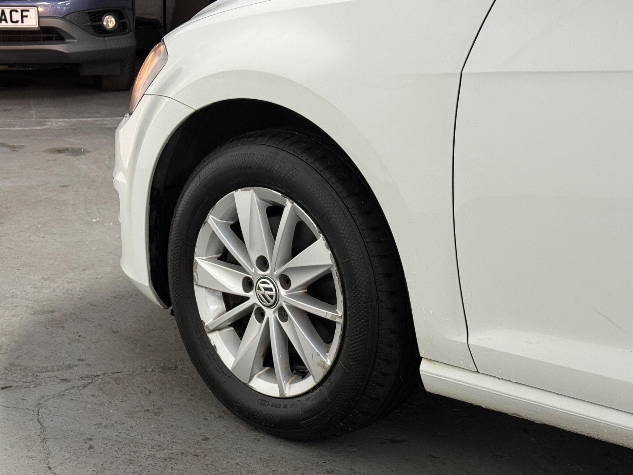 2013 Volkswagen Golf - Image 19