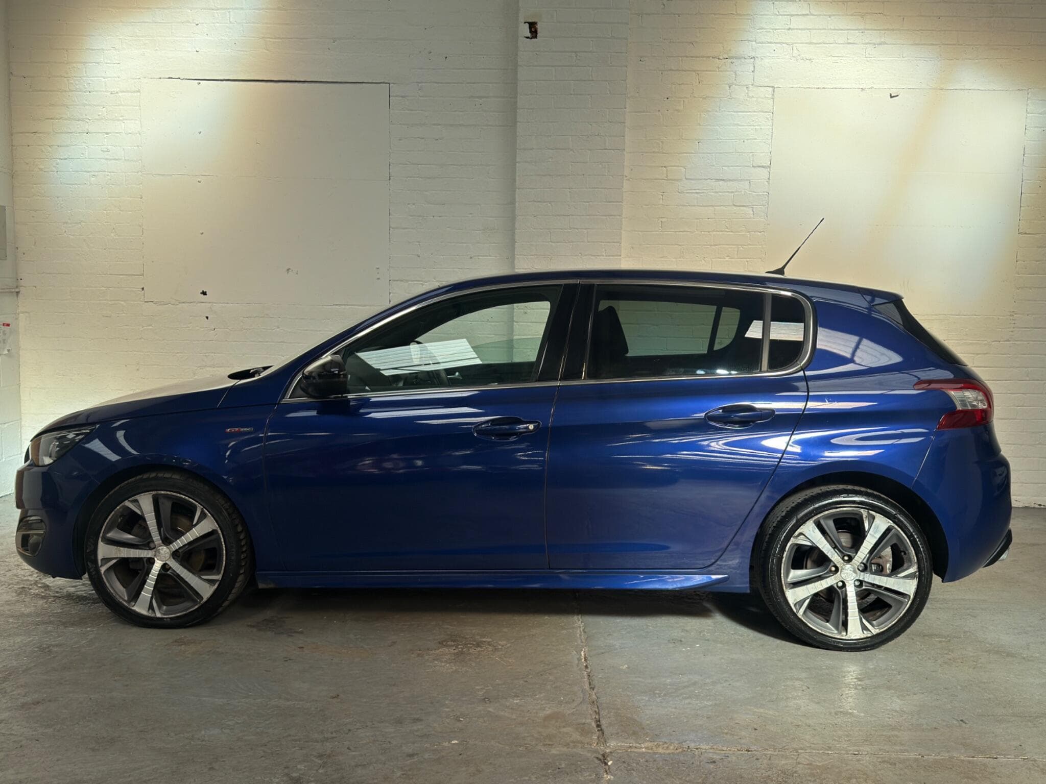 2015 Peugeot 308 - Image 8