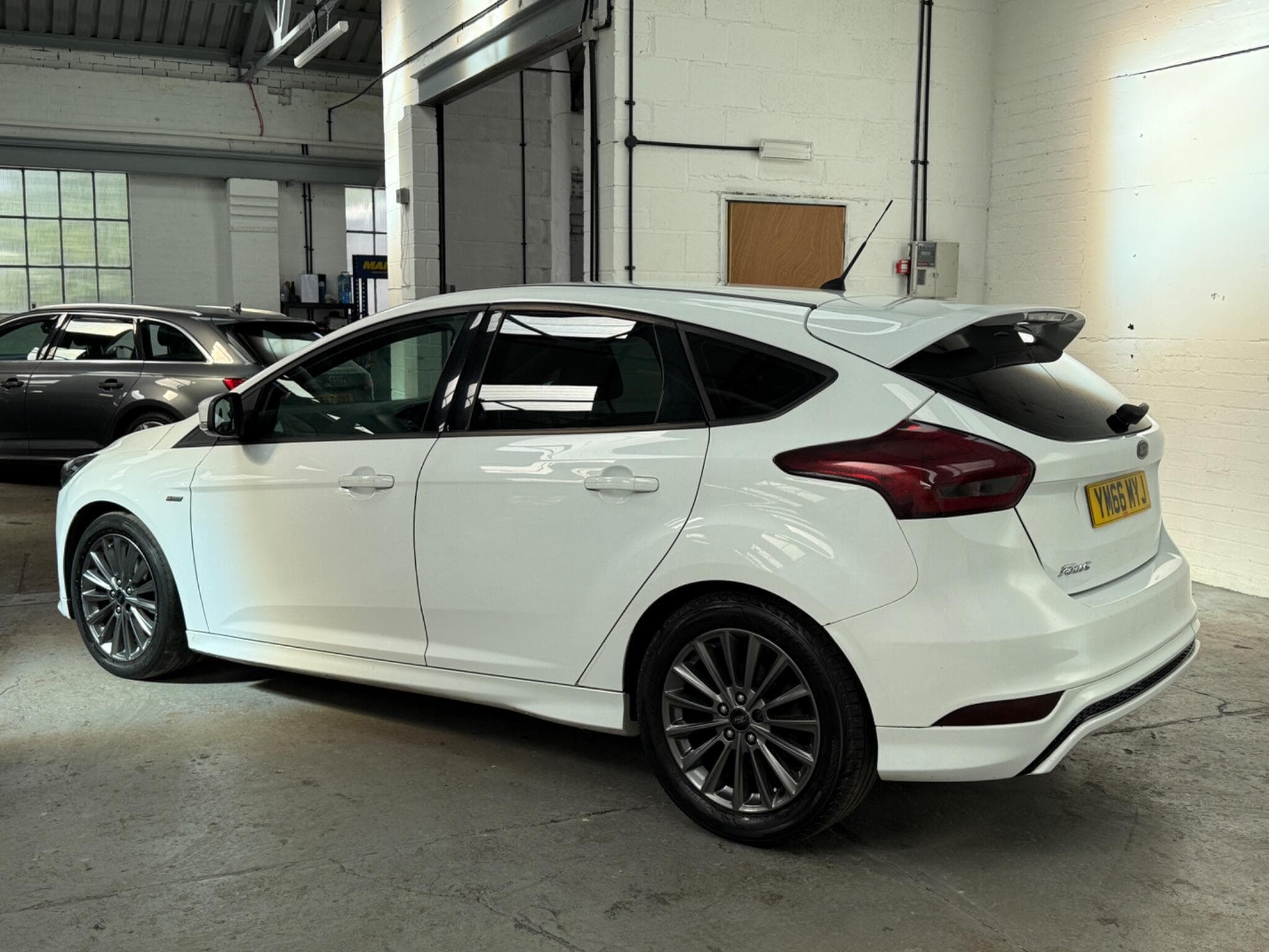 2017 Ford Focus - Image 4