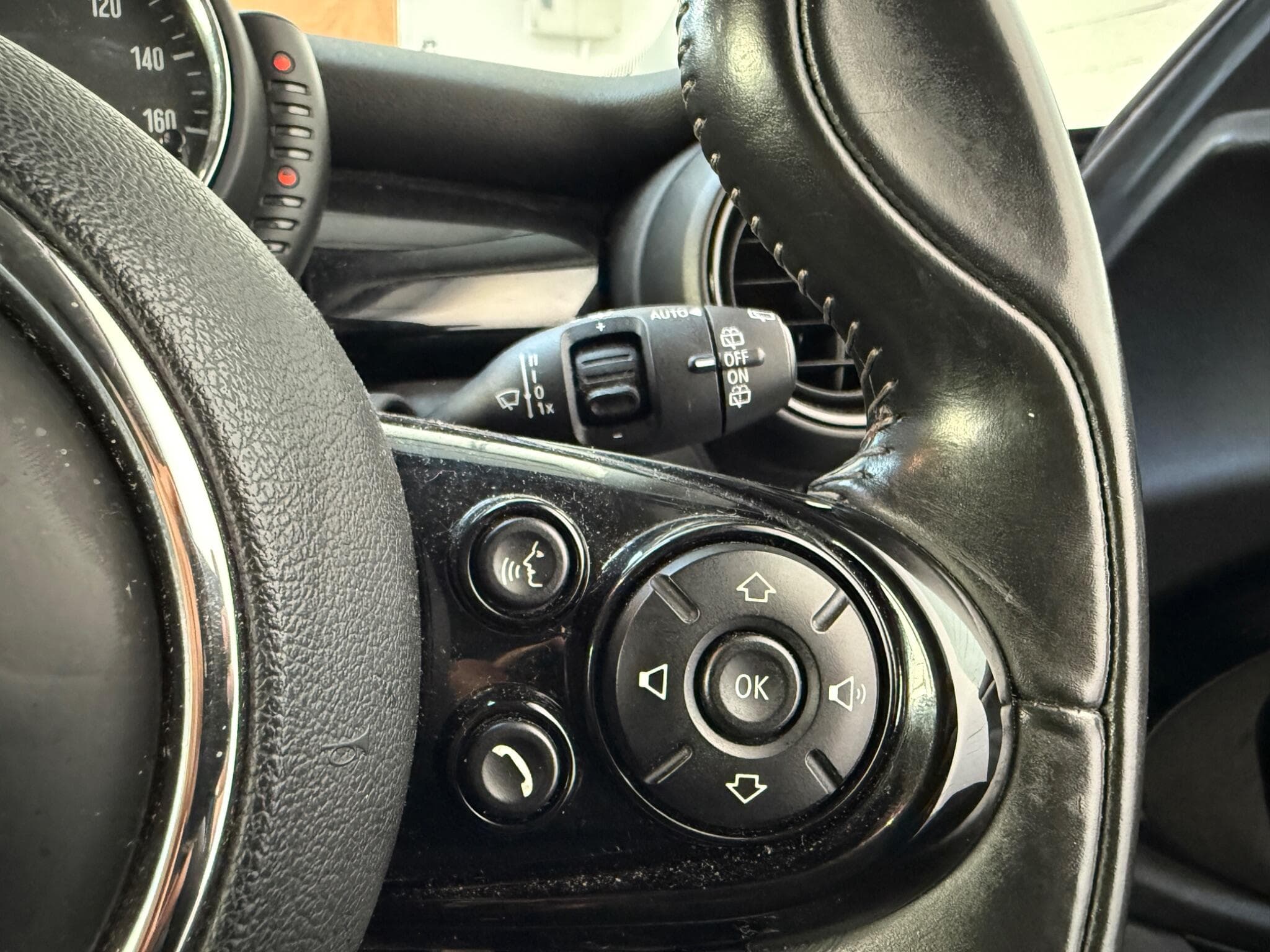 2016 MINI Hatch - Image 17