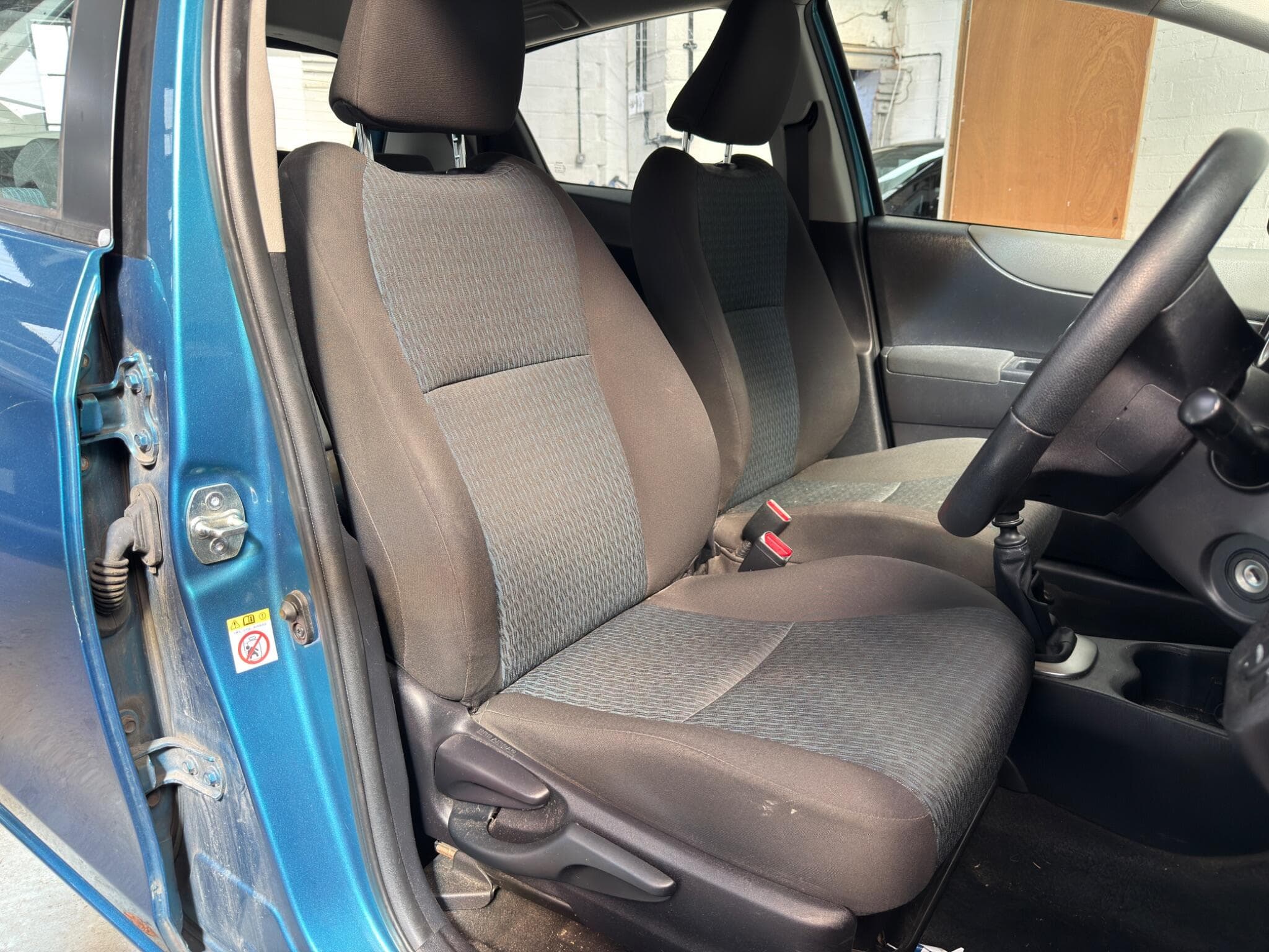 2013 Toyota Yaris - Image 15