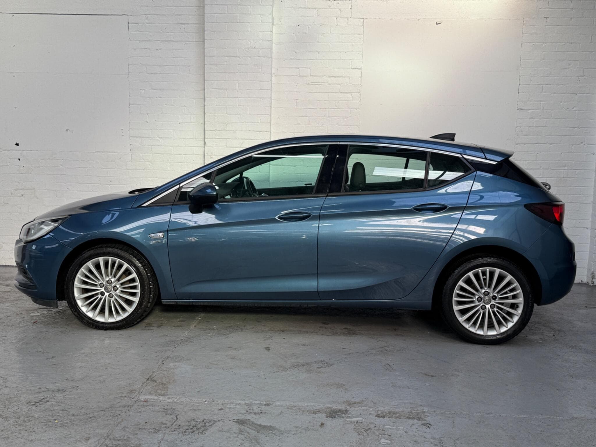 2016 Vauxhall Astra - Image 9