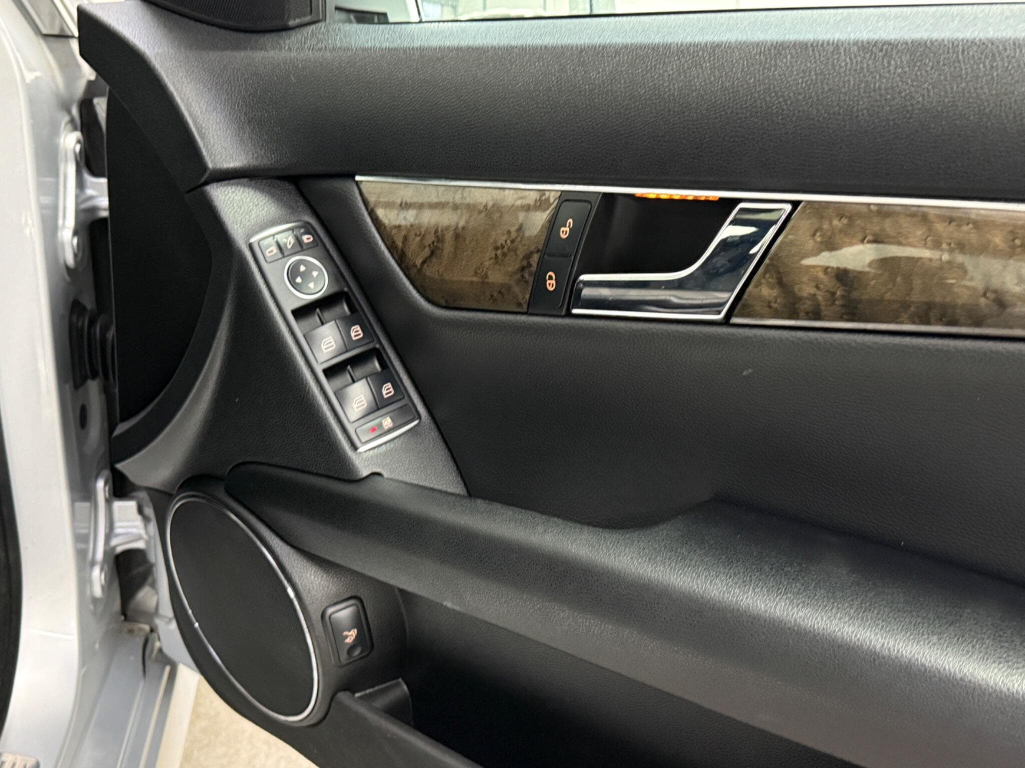 2011 Mercedes-Benz C Class - Image 20