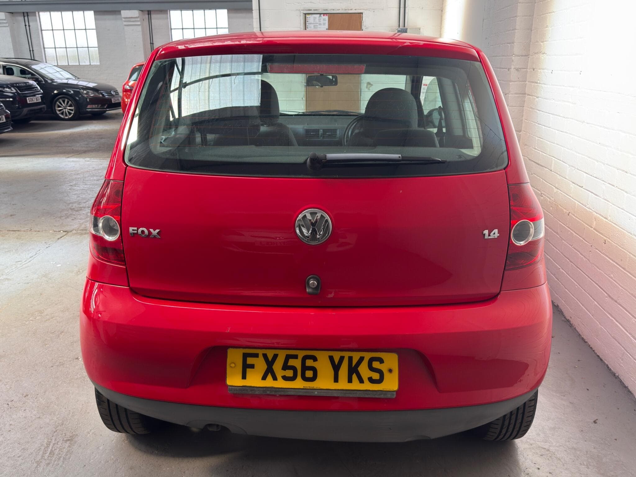 2006 Volkswagen Fox - Image 4