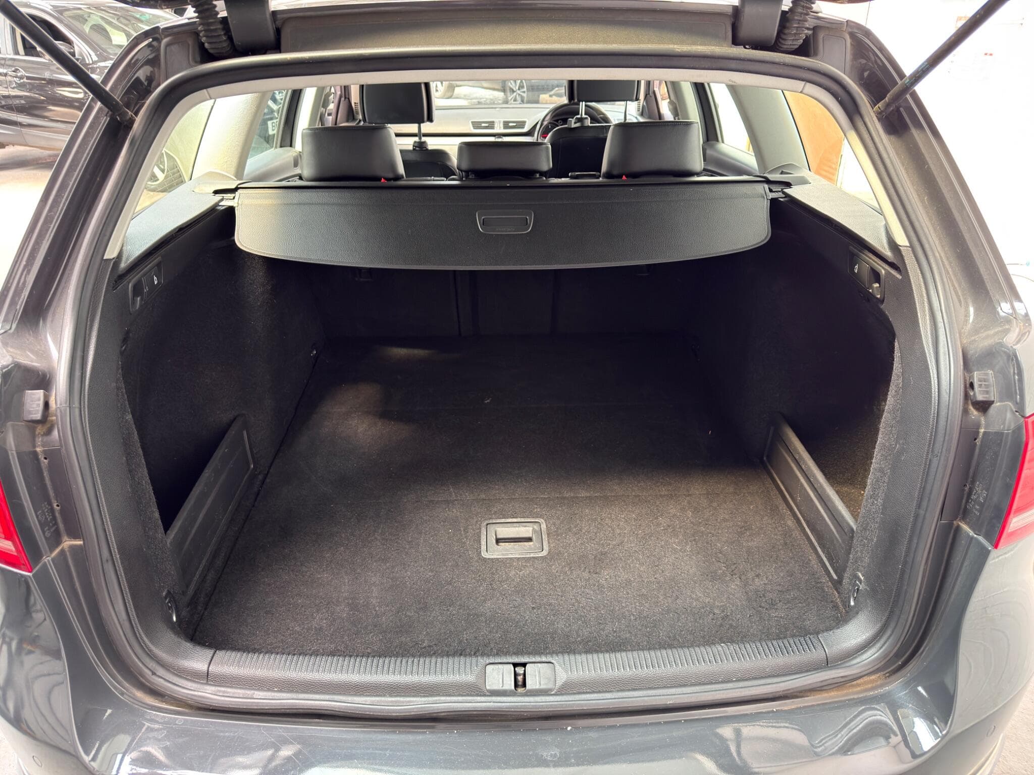 2014 Volkswagen Passat - Image 17
