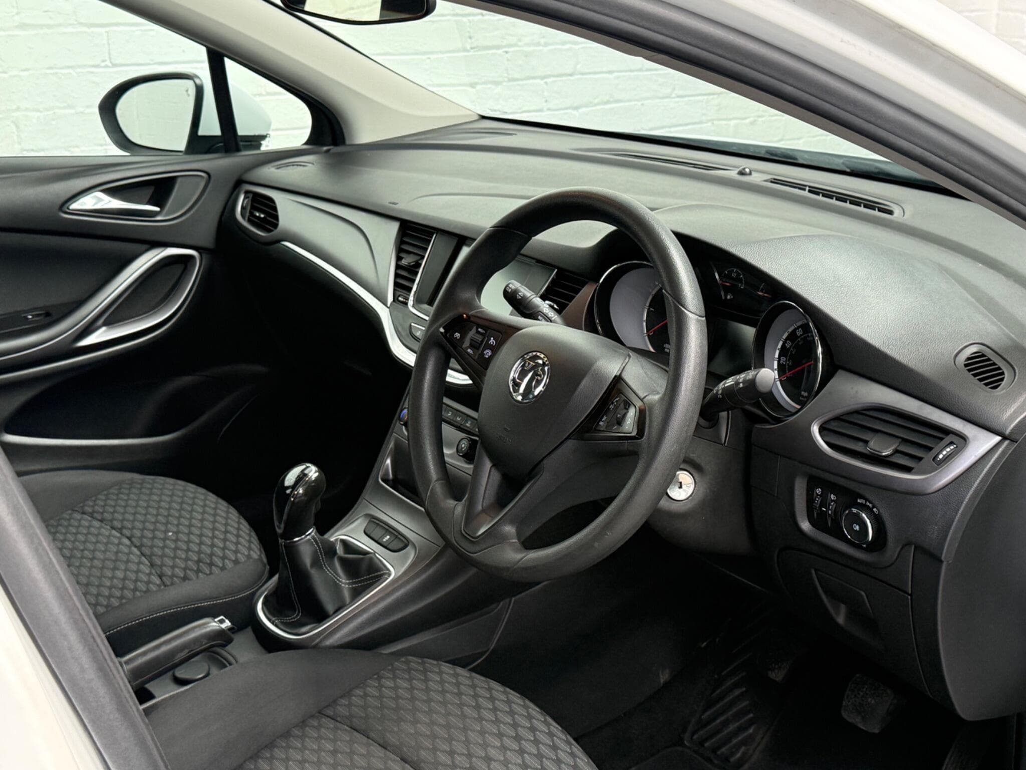 2016 Vauxhall Astra - Image 13