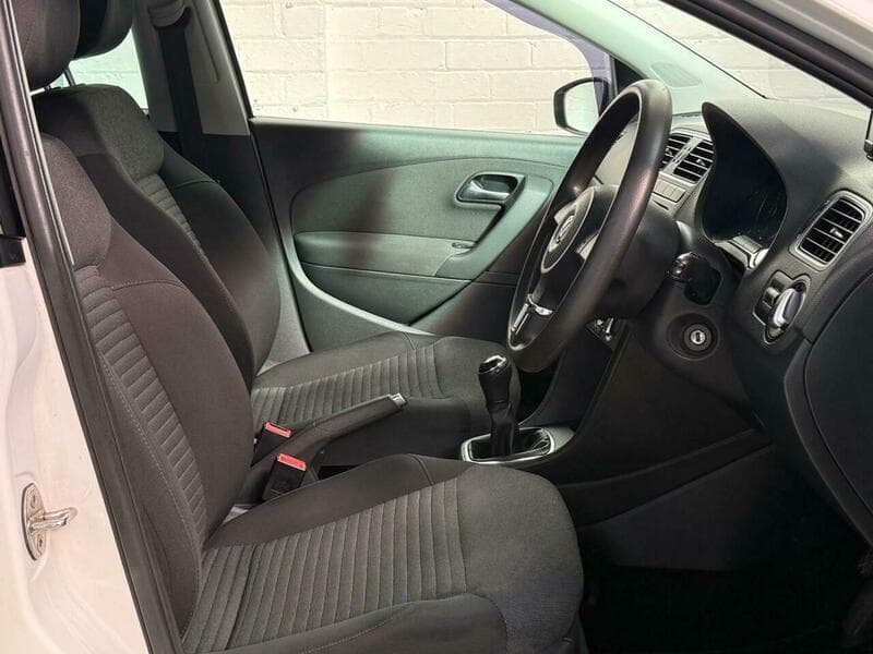 2014 Volkswagen Polo - Image 26