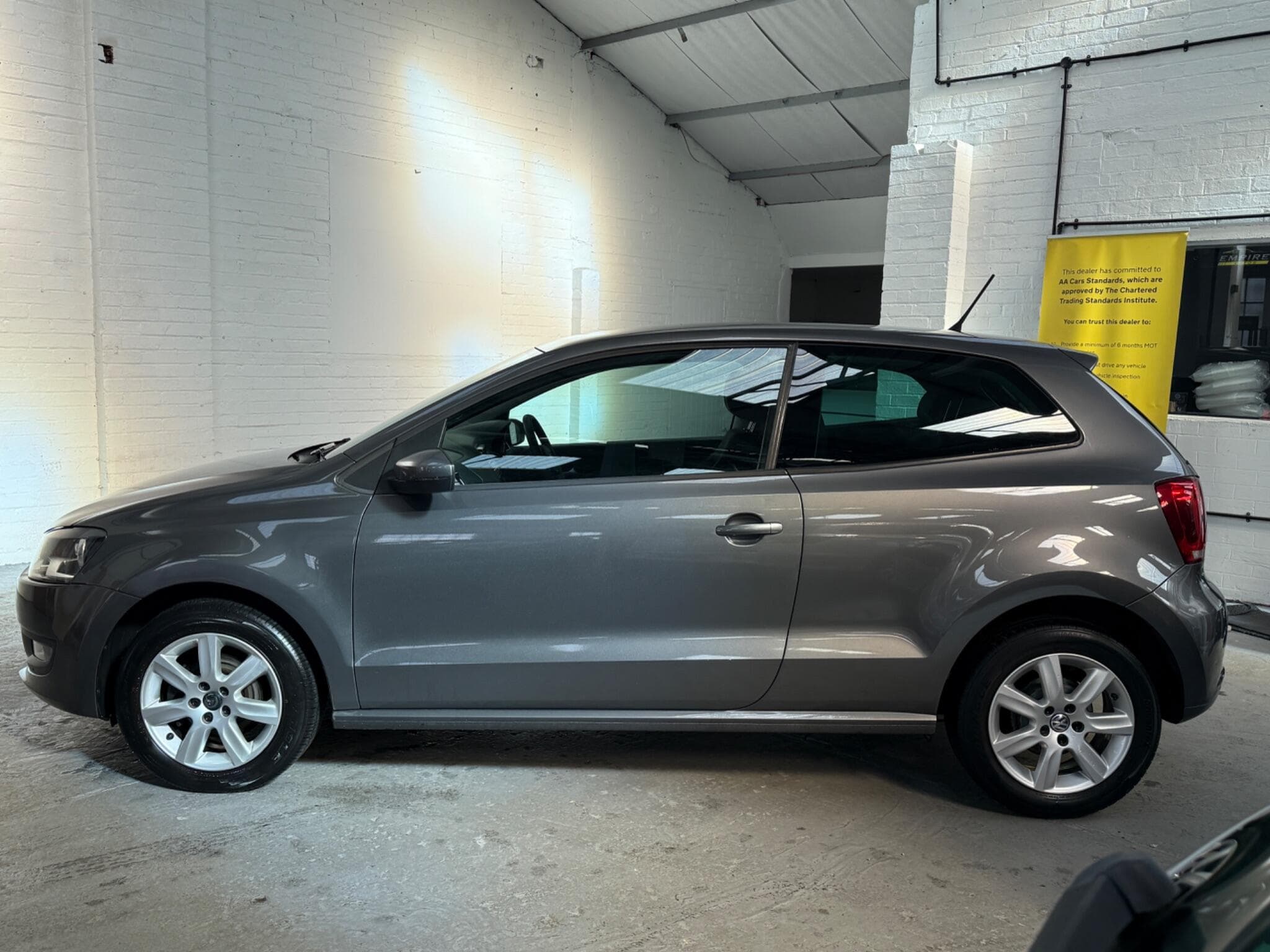 2013 Volkswagen Polo - Image 6