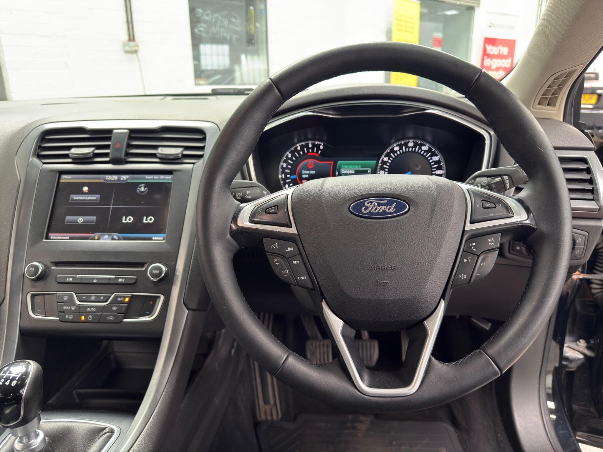 2015 Ford Mondeo - Image 26