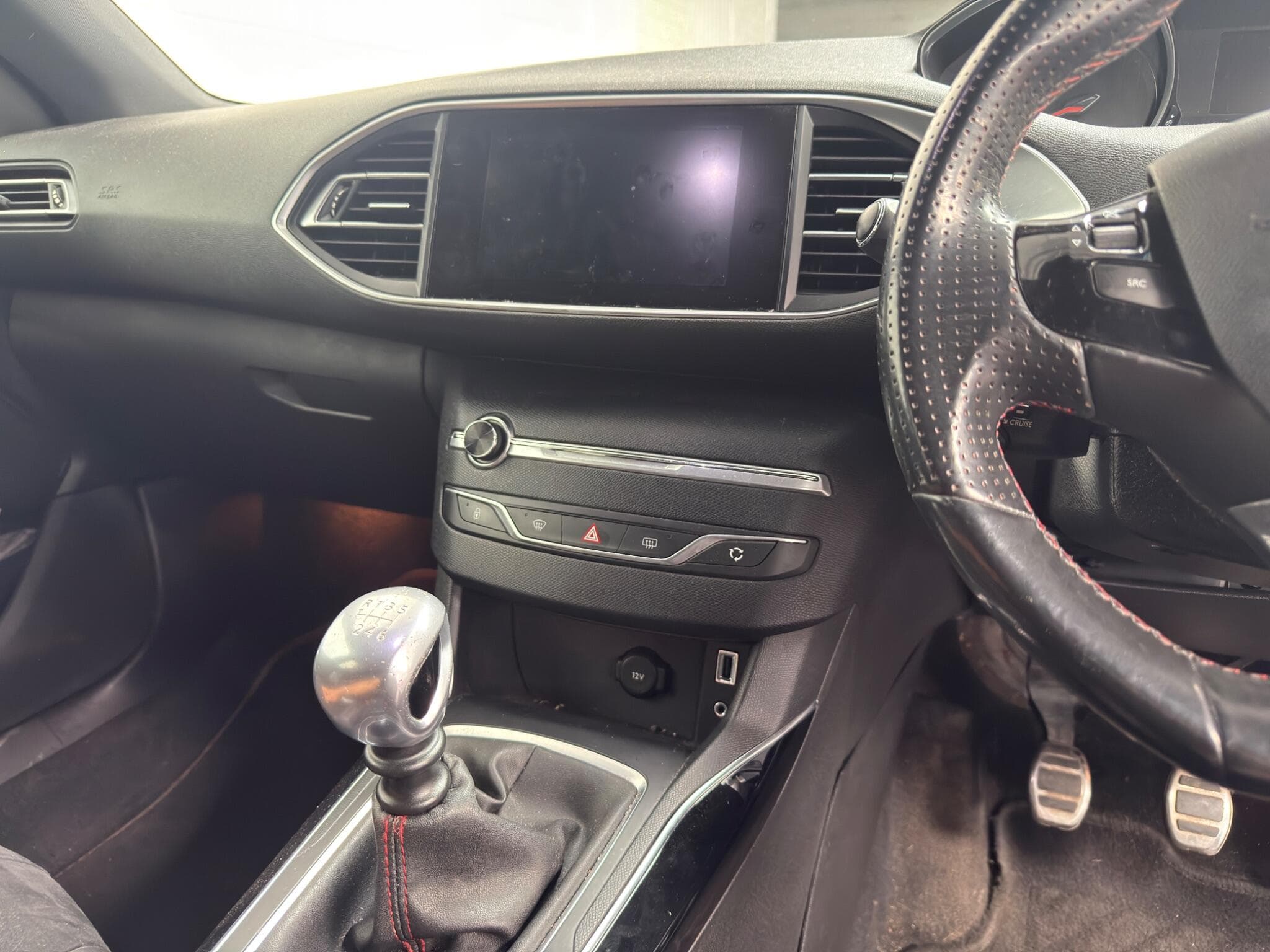 2015 Peugeot 308 - Image 13