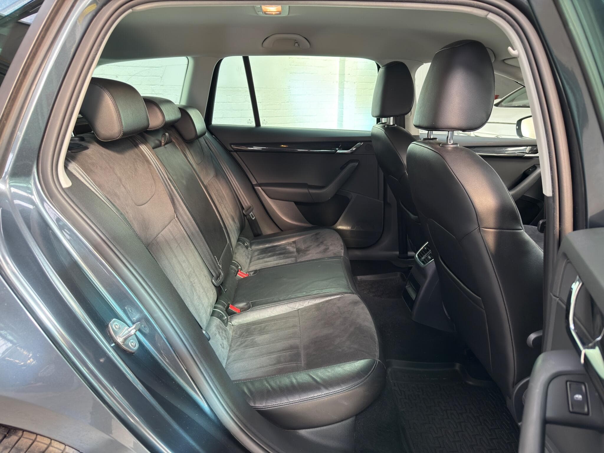 2017 Skoda Octavia - Image 16