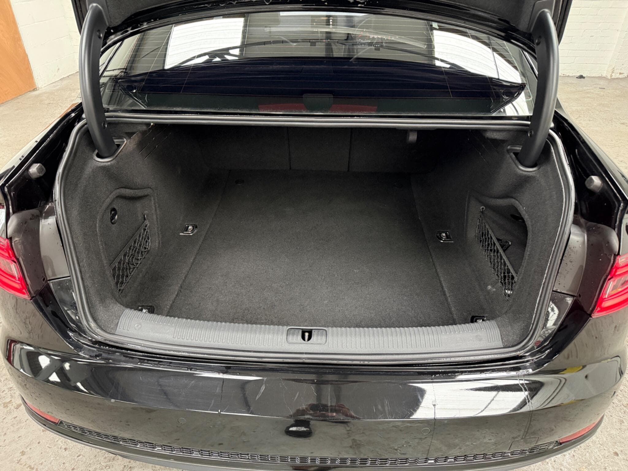 2017 Audi A4 - Image 25