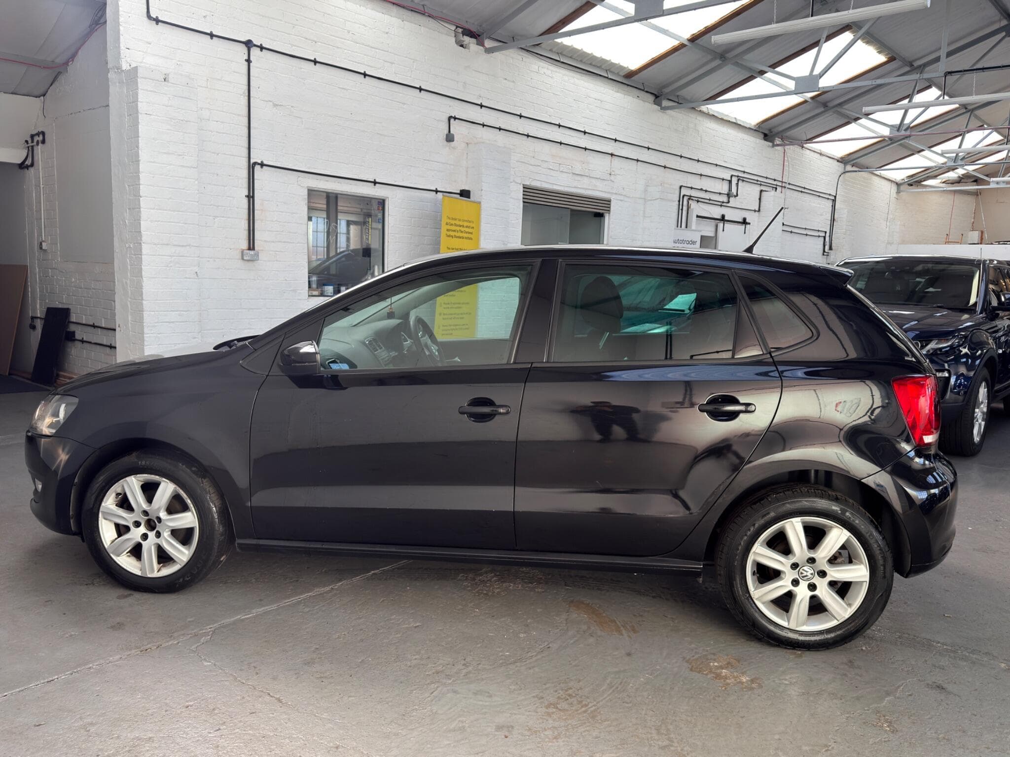 2013 Volkswagen Polo - Image 7