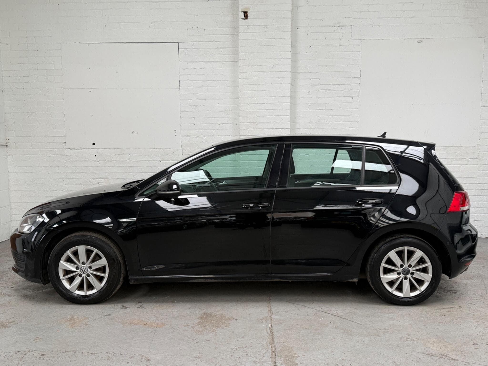 2015 Volkswagen Golf - Image 11