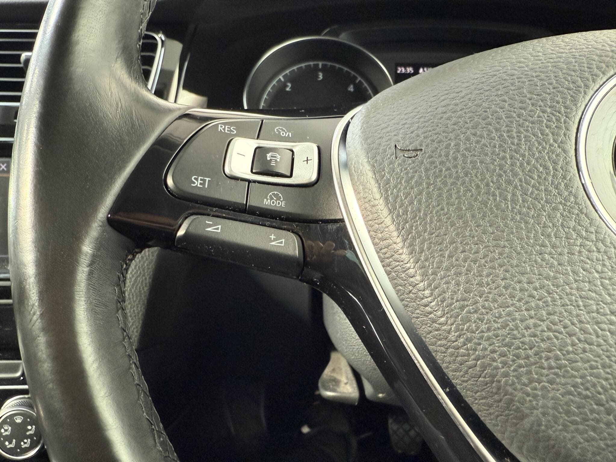 2014 Volkswagen Golf - Image 22