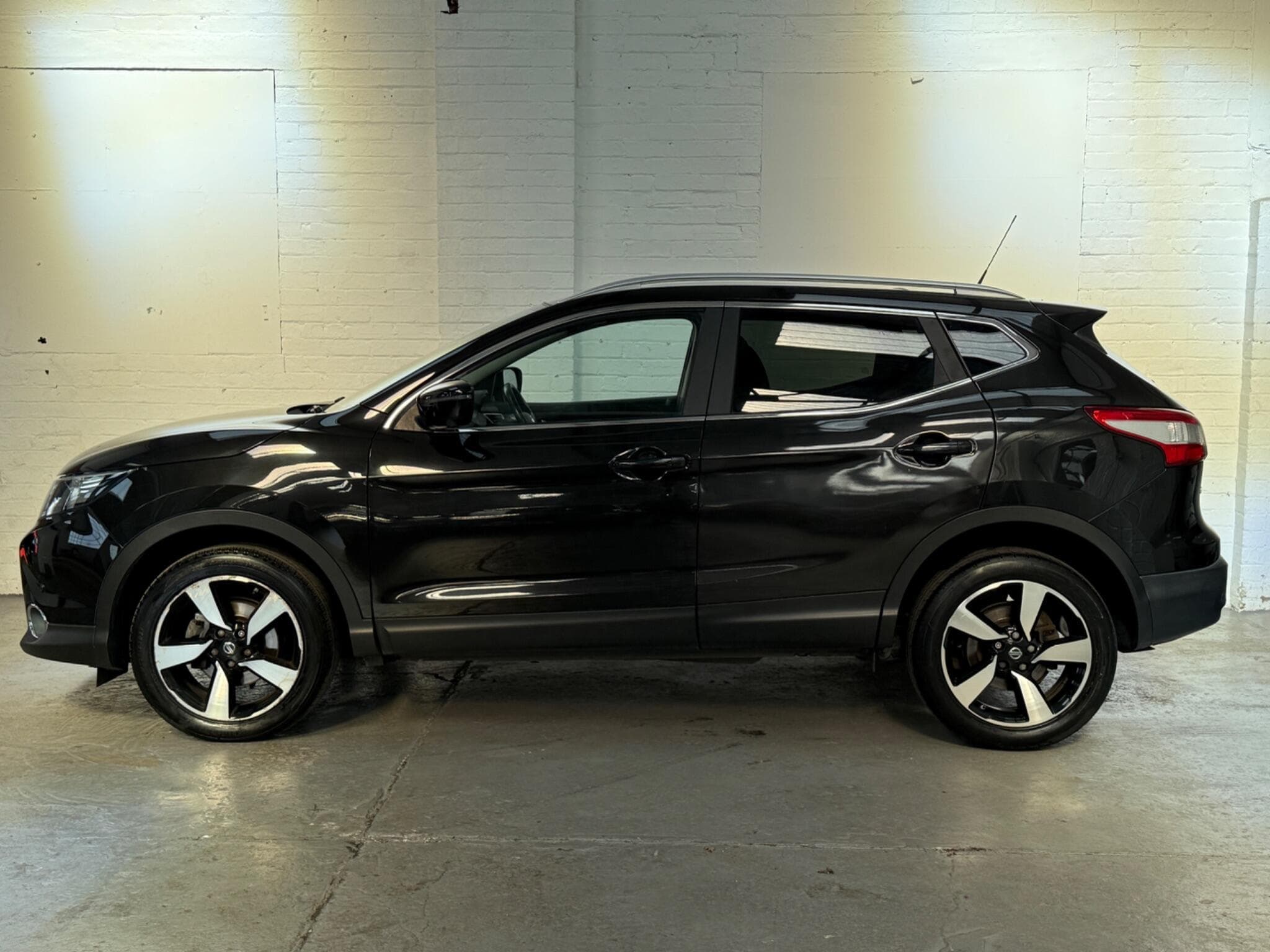 2015 Nissan Qashqai - Image 4