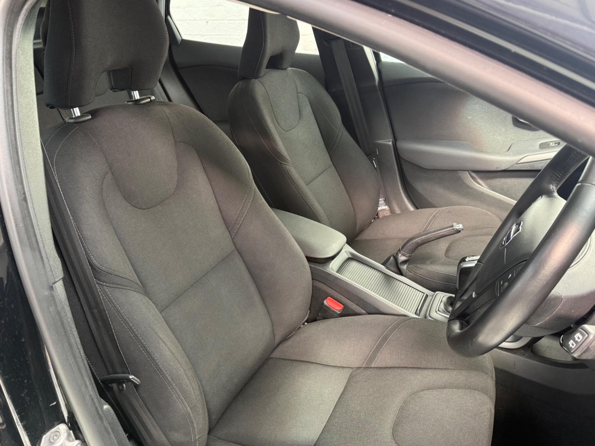 2015 Volvo V40 - Image 13