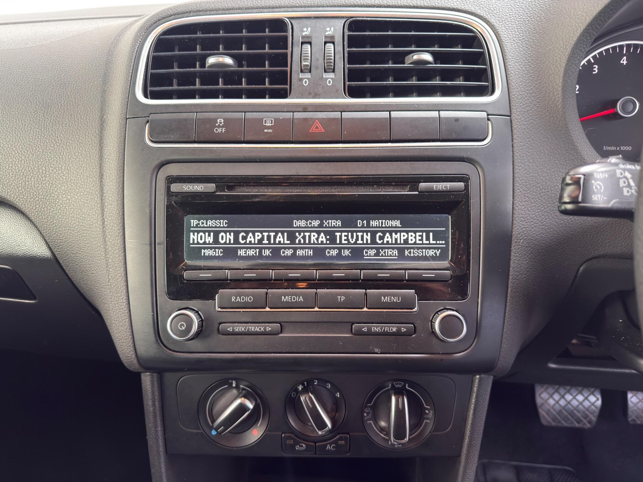 2013 Volkswagen Polo - Image 18