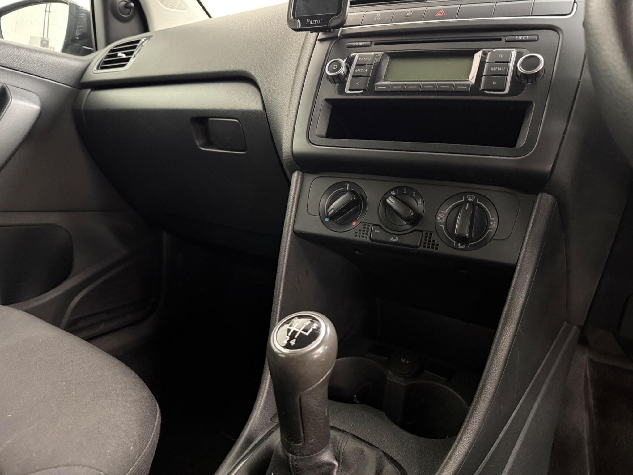 2010 Volkswagen Polo - Image 8