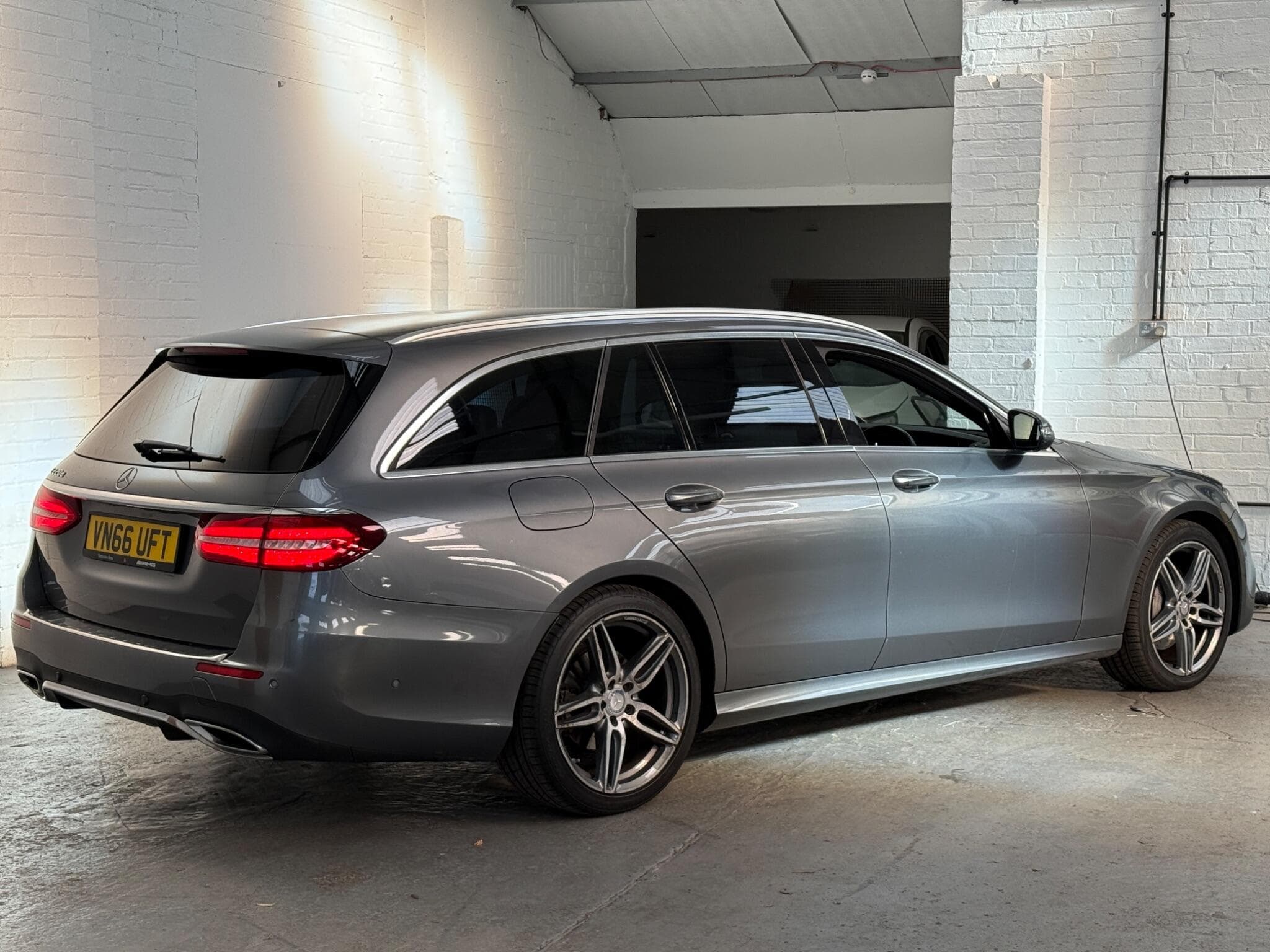2016 Mercedes-Benz E Class - Image 10