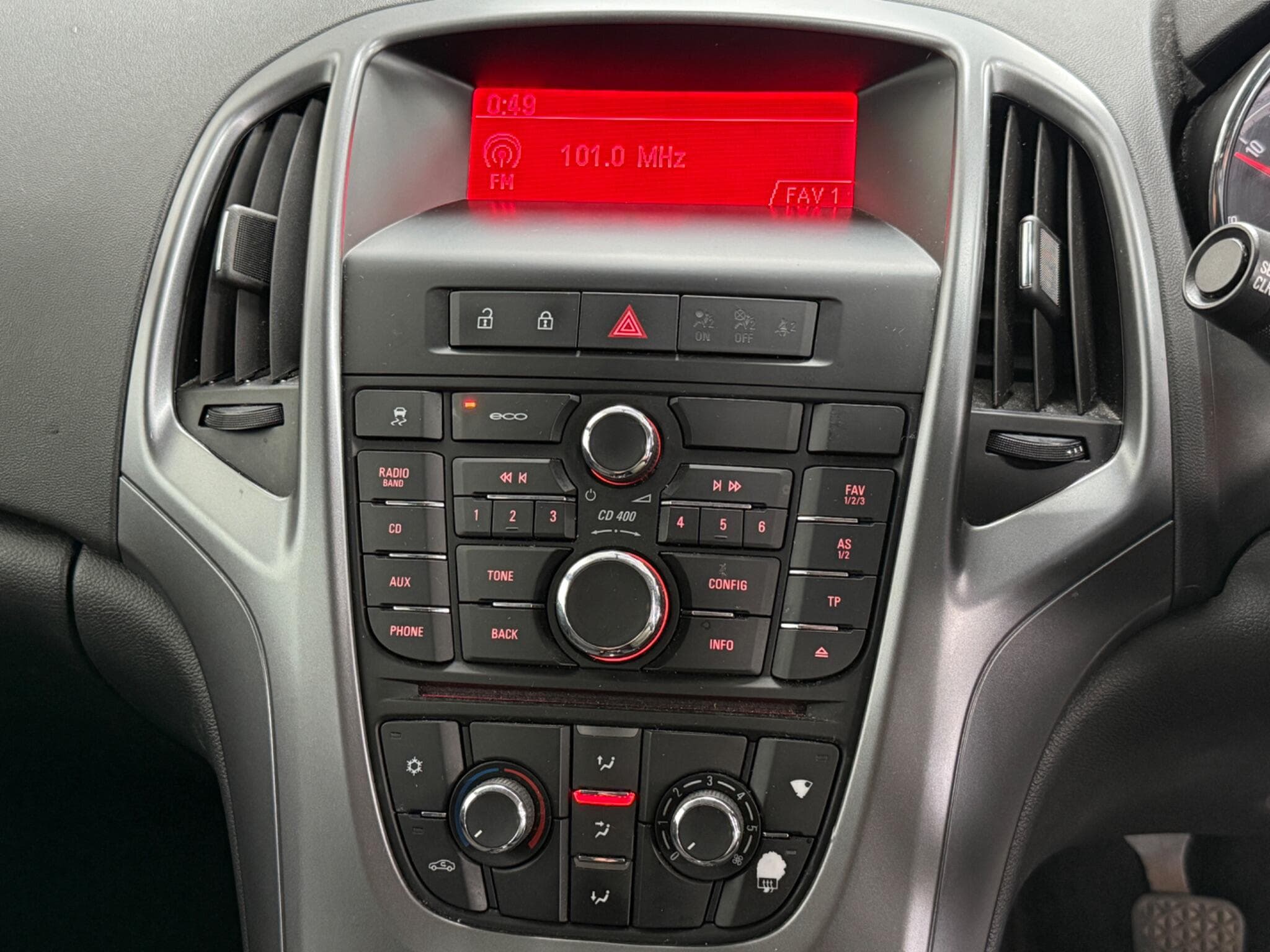 2016 Vauxhall Astra - Image 26