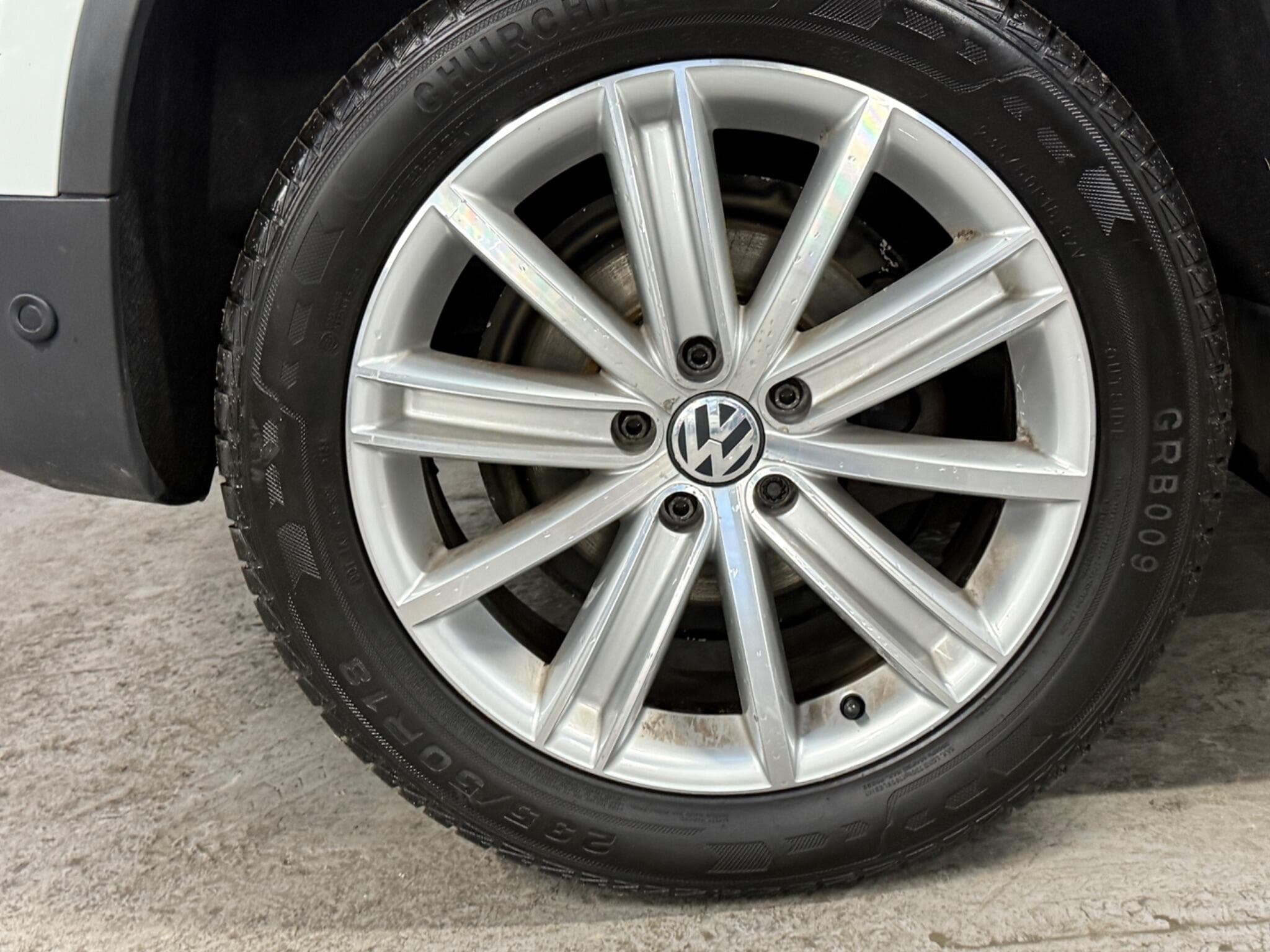 2015 Volkswagen Tiguan - Image 14