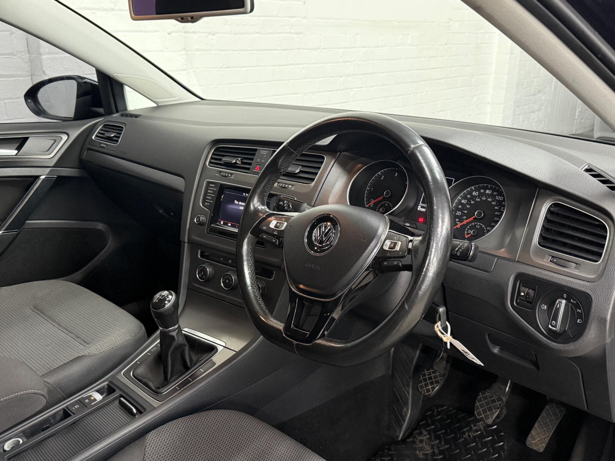 2013 Volkswagen Golf - Image 10
