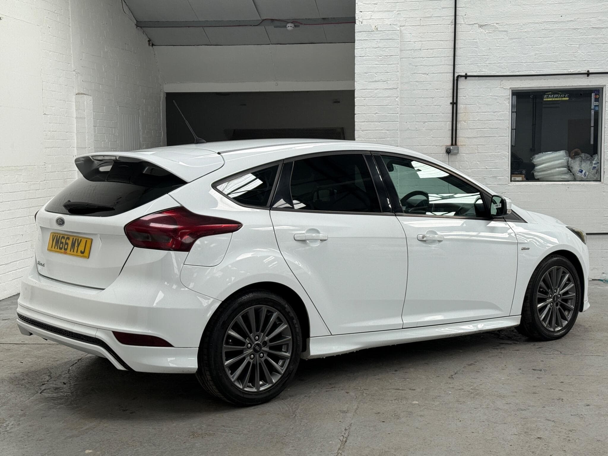 2017 Ford Focus - Image 11