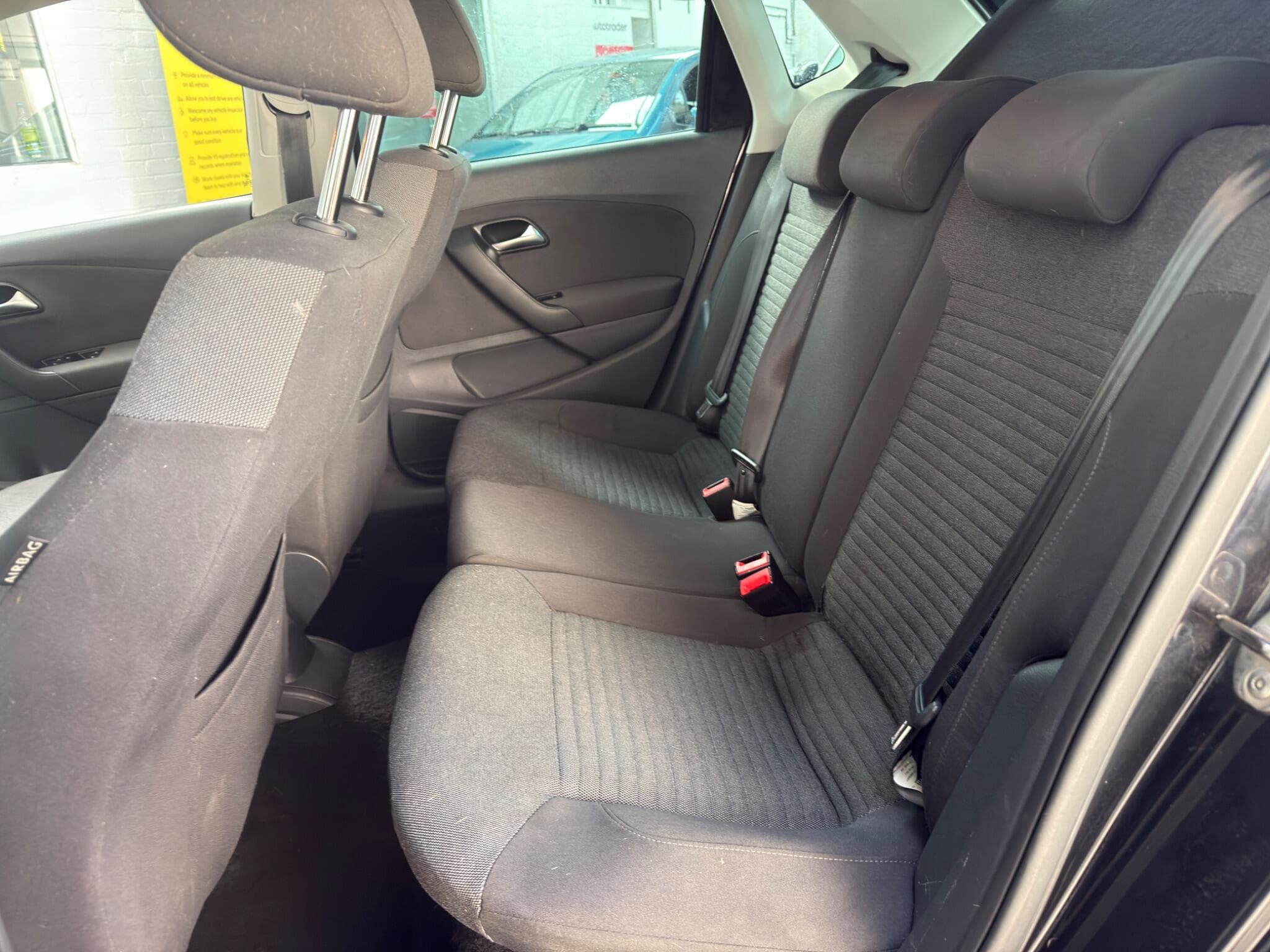 2013 Volkswagen Polo - Image 14