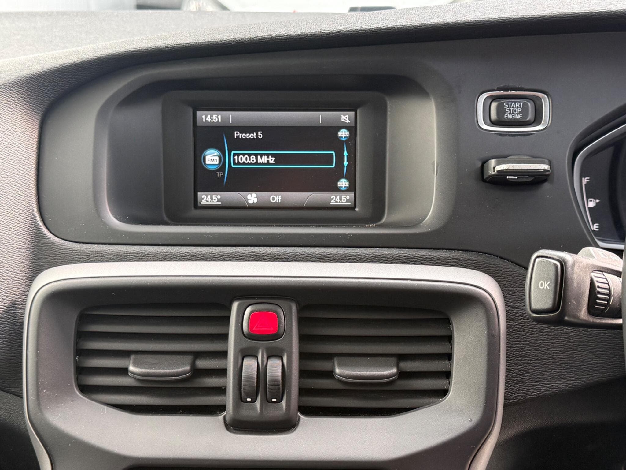 2015 Volvo V40 - Image 22