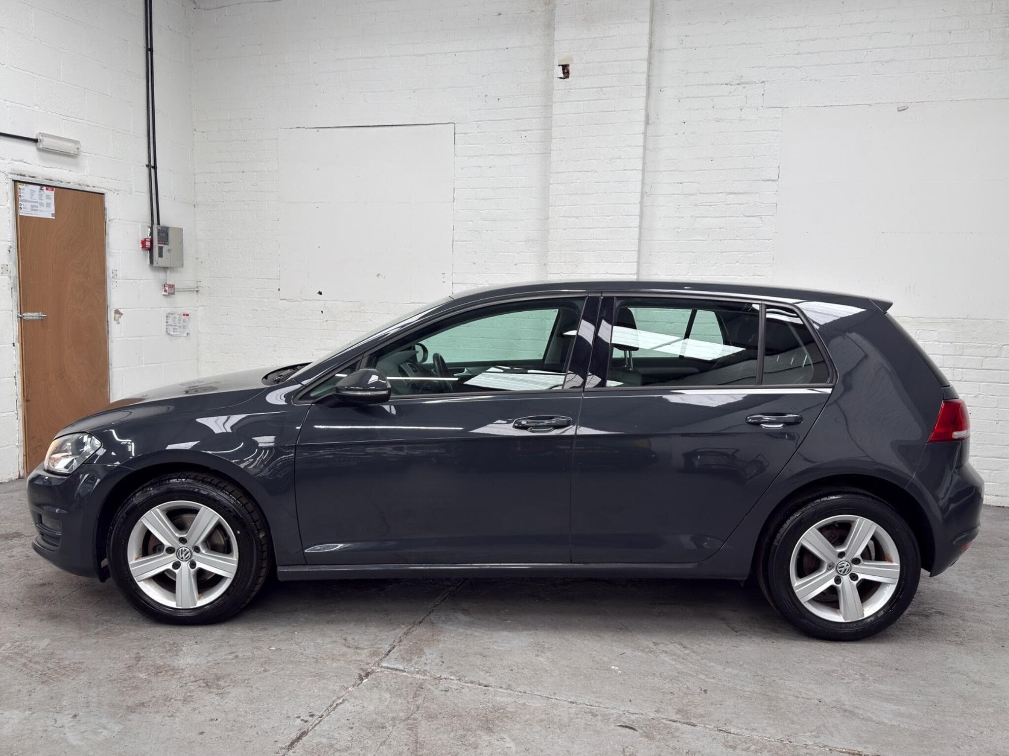 2015 Volkswagen Golf - Image 9