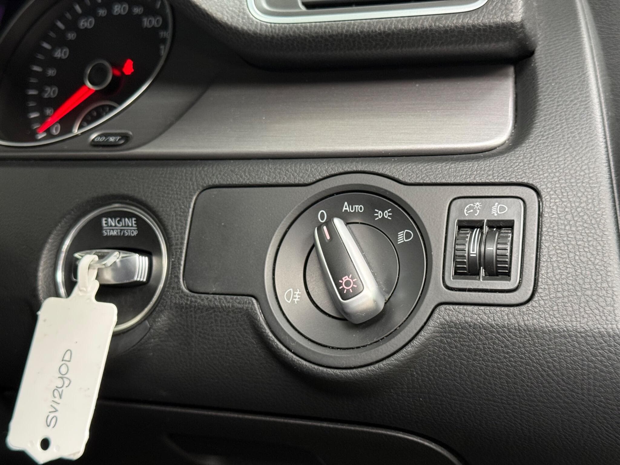 2012 Volkswagen Passat - Image 24