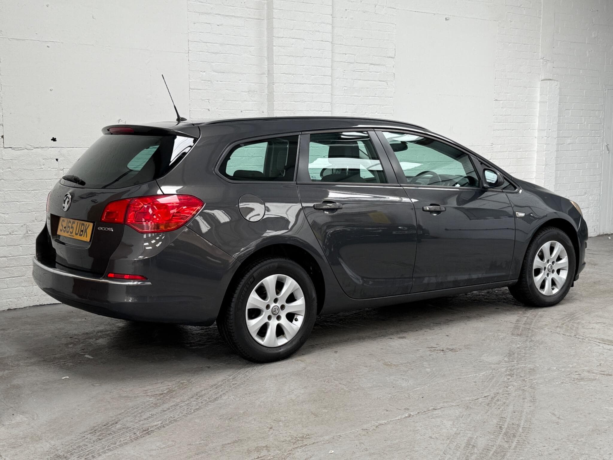 2016 Vauxhall Astra - Image 15